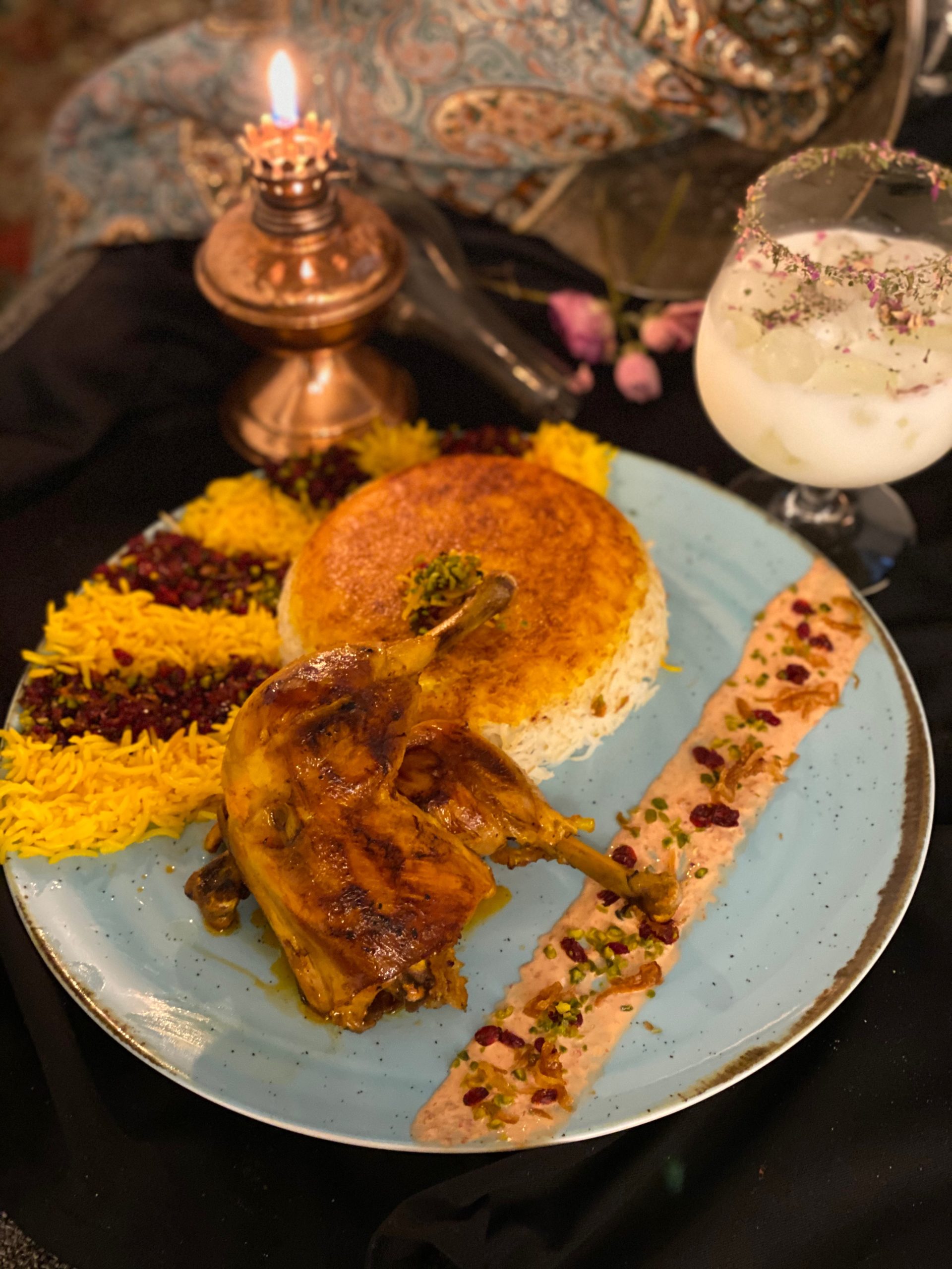 Zereshk Polo ba Morgh / Poulet mit Berberitzenreis